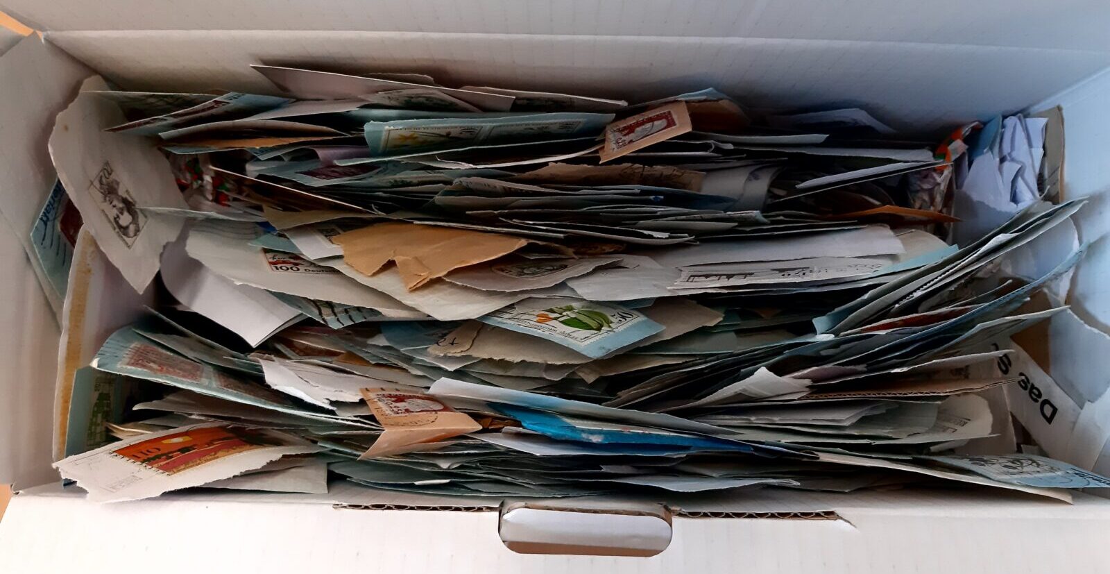 Briefmarkenbox für Bethel ist voll